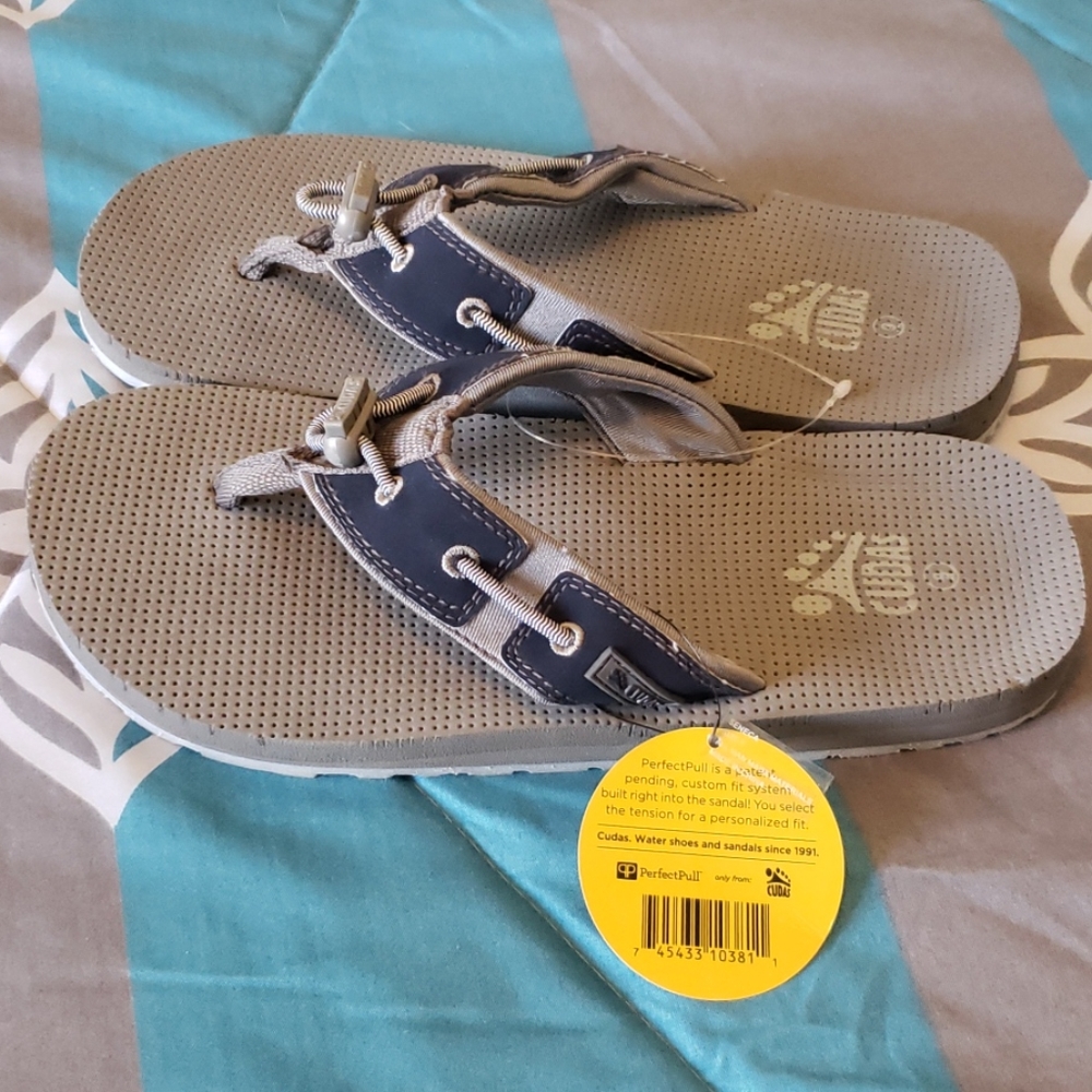 NWT Cudas sandals 9 mens